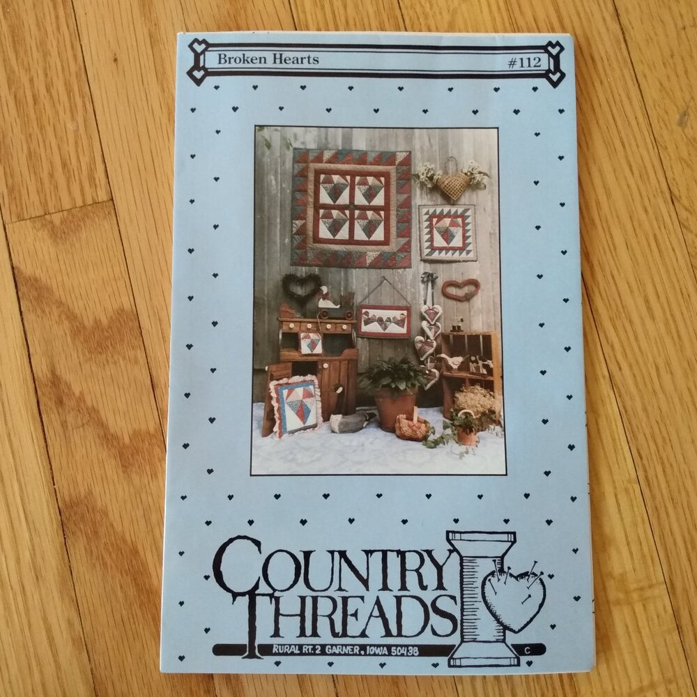 Vintage Broken Hearts Quilting Sewing Pattern #112 32" Wall Quilt Pillow Garland